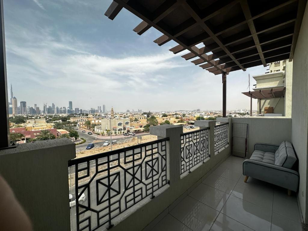 Cozy Rooms And Small Partitions For Men Guests In Dubai Exterior foto